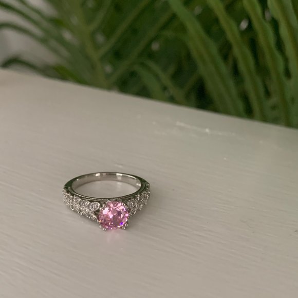 Hi, I'm Megan! - Picture 7 of 16